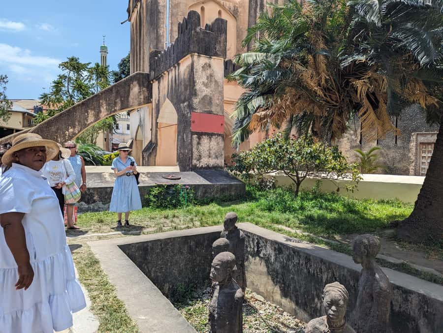Stone Town: Stone Town and Prison Island Private Day Trip - Museums, forts, and the difficult history of slavery