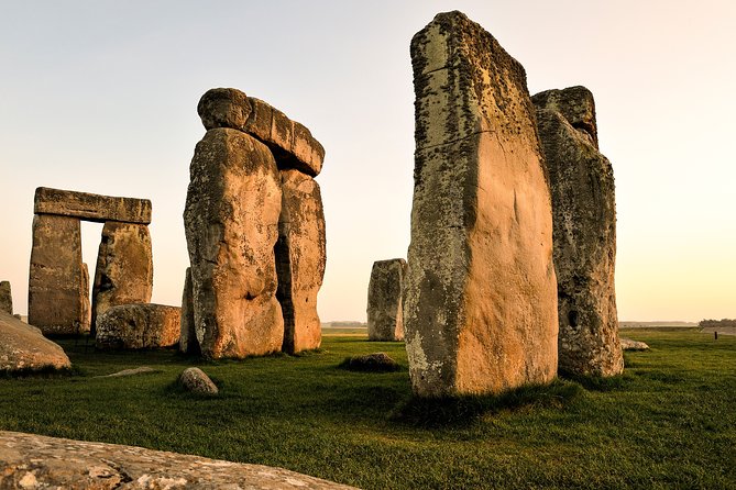 Stonehenge and Bath Day Trip from London with Optional Roman Baths Visit - Practical ways to make the day better