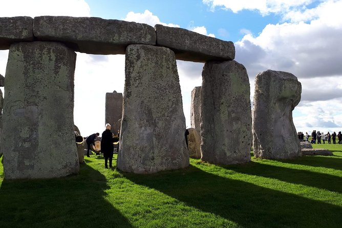 Stonehenge Inner Circle Private Tour from London with Bath Visit - The early start is part of the bargain