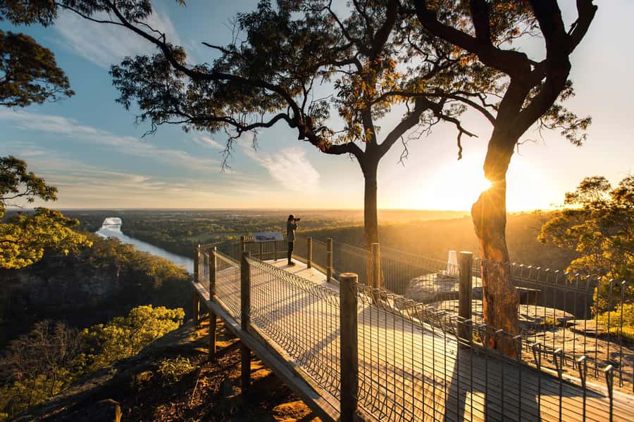 Sydney: Waterfall Bushwalk and Blue Mountain Sunset Day Trip - Leura and Katoomba: brief mountain-town stops