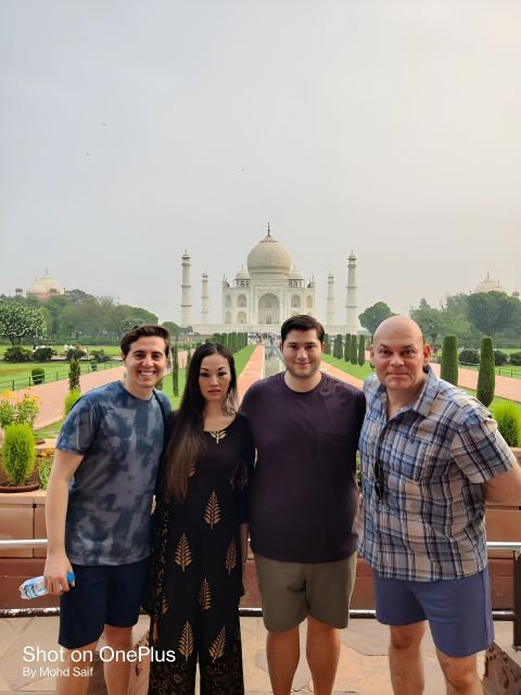 Taj Mahal & Agra Fort Private Tour with Lunch & Pickup - Who should book this tour?