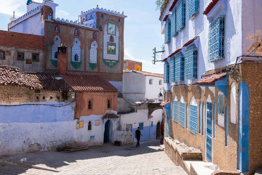 Tangier: Guided Day Trip to Chefchaouen - Arriving in Chefchaouen’s blue medina