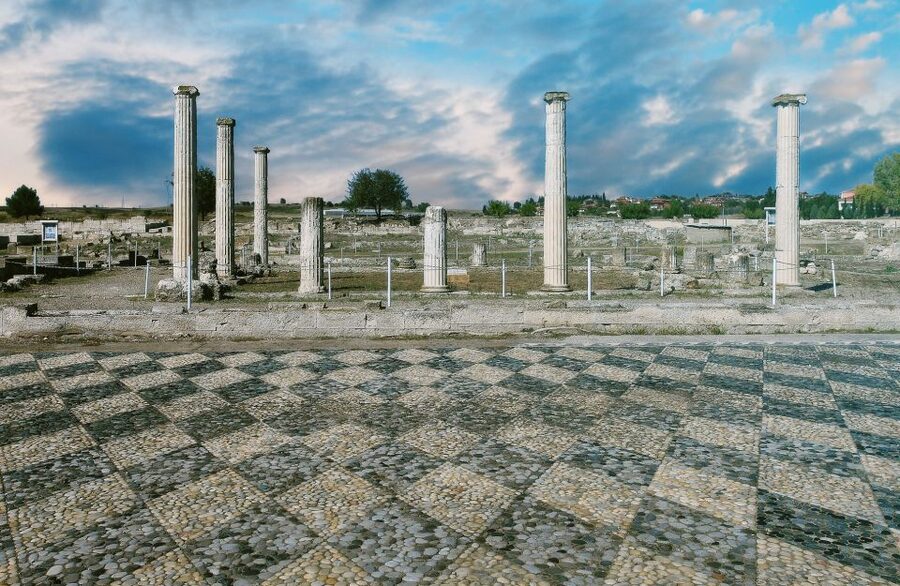 Thessaloniki: Vergina and Pella Day Trip - How the guiding works