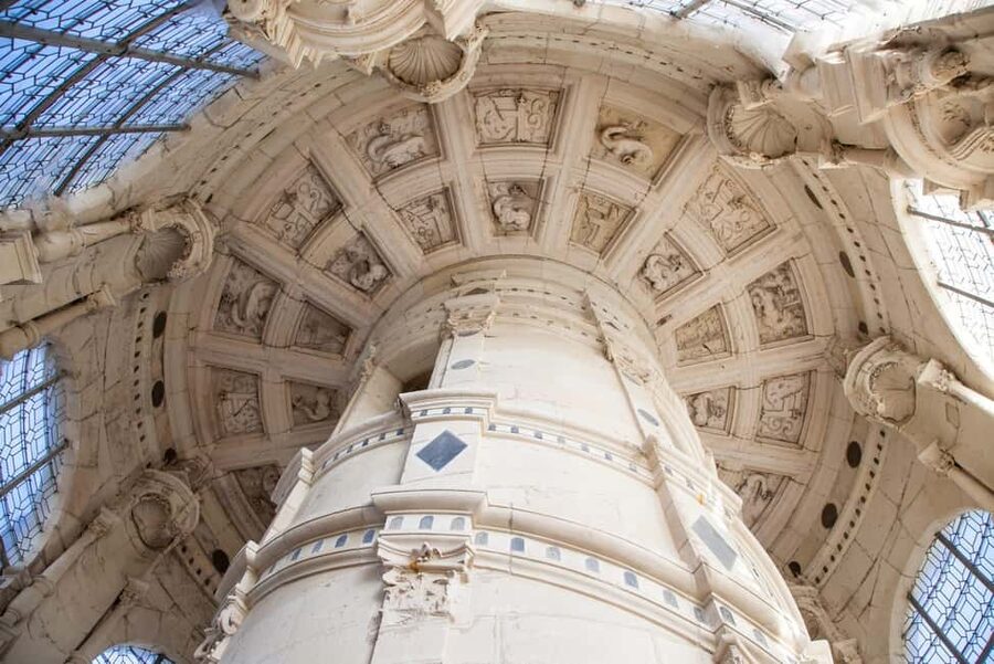 Tours/Amboise: Chambord, Chenonceau Day Trip & Wine Tasting - Who should book this tour?