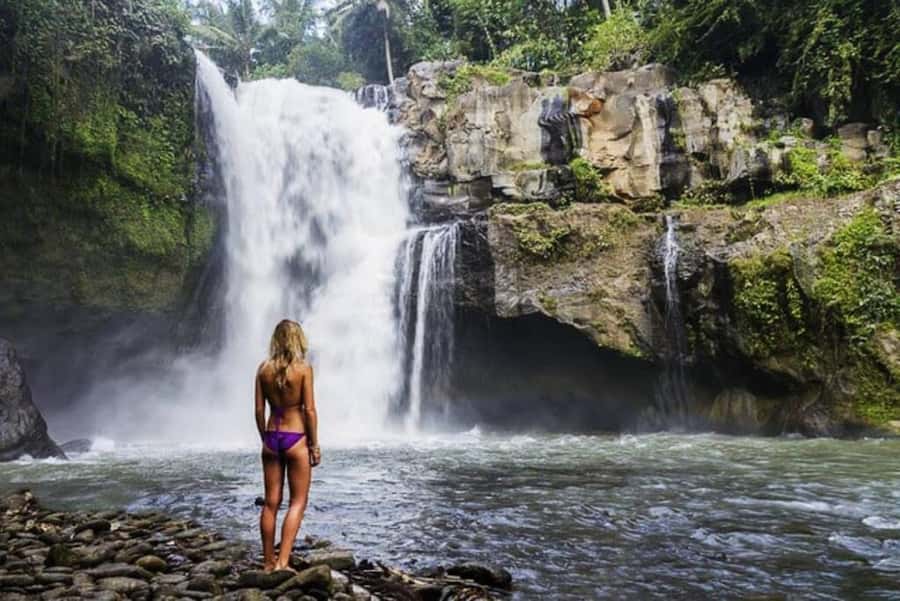 Ubud: Tegenungan Waterfall, Snorkeling, and Canyoning Tour - Tegenungan Waterfall and its long stairway