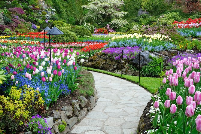 Victoria and Butchart Gardens Day Trip from Vancouver - Three hours to explore Victoria
