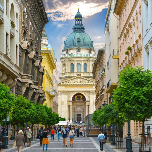 Vienna: Budapest Day Trip - First views of Budapest and Vajdahunyad Castle