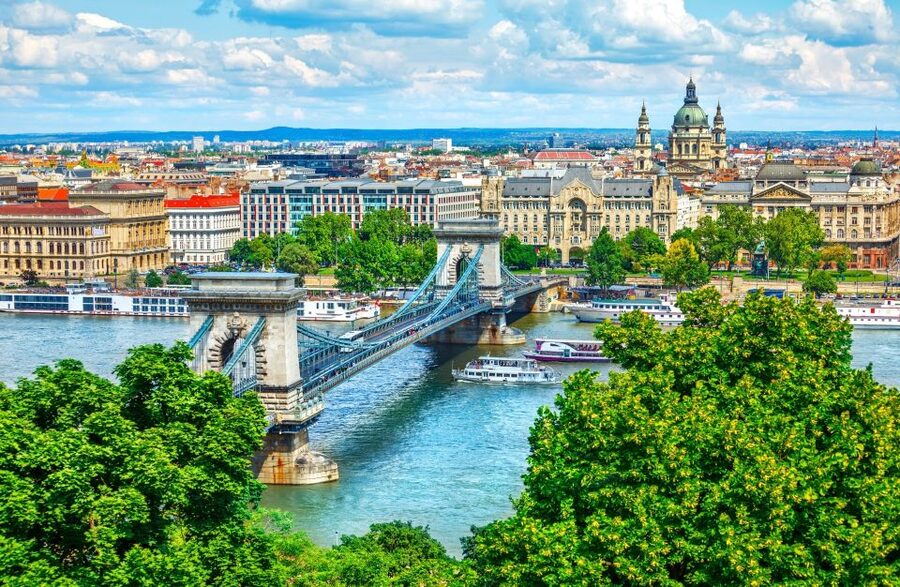 Vienna: Budapest Day Trip - Heroes’ Square and the Magyar chieftains