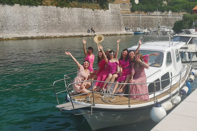 Visit 2 Islands of Zadar on a traditional wooden boat during half-day trip - Ošljak: the quiet swimming stop