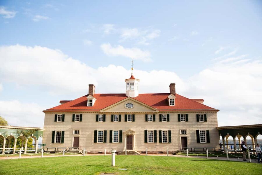 Washington DC: Mt. Vernon Day Trip with River Cruise - Blacksmith, greenhouse, gardens, and the haha wall