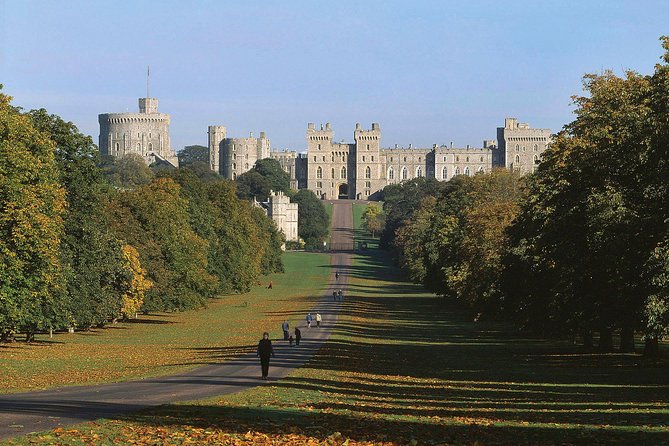 Windsor, Stonehenge and Bath Day Trip from London Spanish - The coach, food rules, and return to London