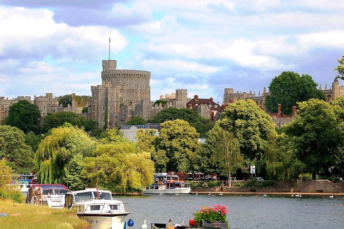 Windsor, Stonehenge and Bath Day Trip from London Spanish - Bath: beautiful streets, Roman water, and not enough free time