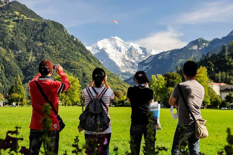 Zurich: Grindelwald, Interlaken & Lauterbrunnen Day Trip - Interlaken: A Short Orientation Stop